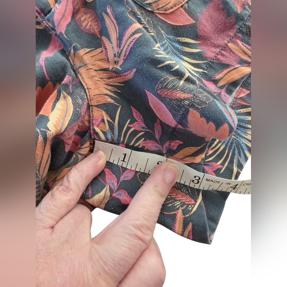 Nicole Miller New York Women's Tropical Print Chino Shorts Size 6 - Picture 8 of 9